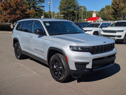 2025 Jeep Grand Cherokee L Laredo