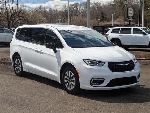 2025 Chrysler Pacifica Hybrid Select