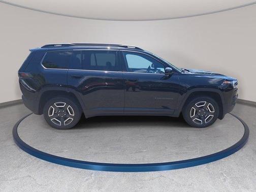 Diamond Black 2026 Jeep Cherokee LAREDO/LIMITED
