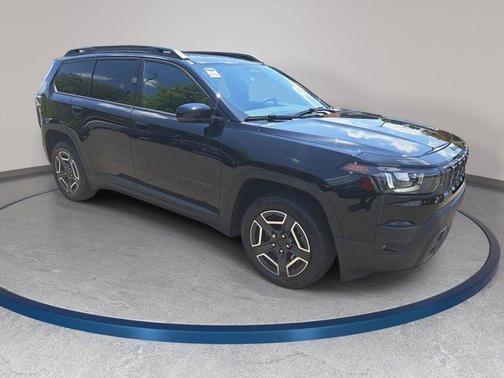 Diamond Black 2026 Jeep Cherokee LAREDO/LIMITED