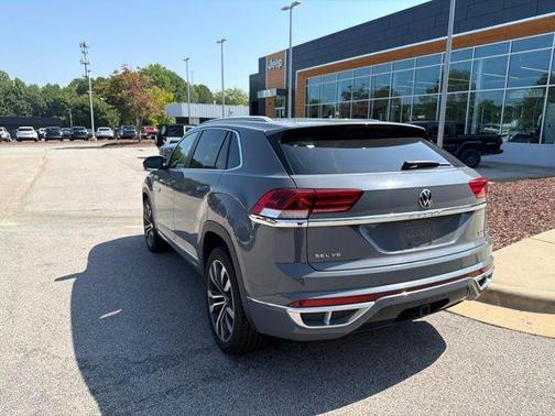 Pure Gray 2021 Volkswagen Atlas Cross Sport 3.6L V6 SEL R-Line