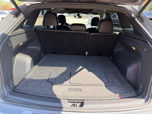 Pure Gray 2021 Volkswagen Atlas Cross Sport 3.6L V6 SEL R-Line
