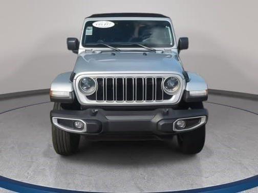Silver Zynith Clearcoat 2024 Jeep Wrangler Sahara