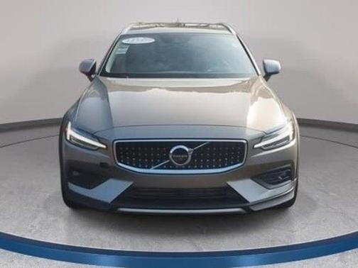 2021 Volvo V60 Cross Country T5