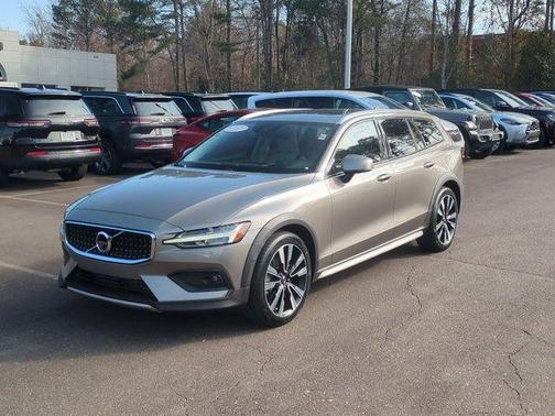 2021 Volvo V60 Cross Country T5