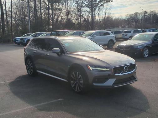 2021 Volvo V60 Cross Country T5
