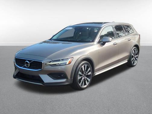 2021 Volvo V60 Cross Country T5