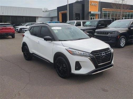 2023 Nissan Kicks SR