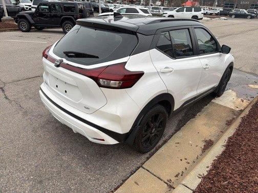 2023 Nissan Kicks SR