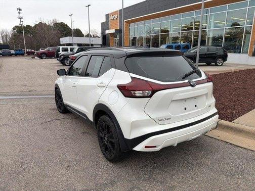 2023 Nissan Kicks SR