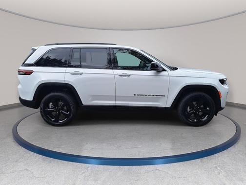 Bright White 2026 Jeep Grand Cherokee Limited 4x4