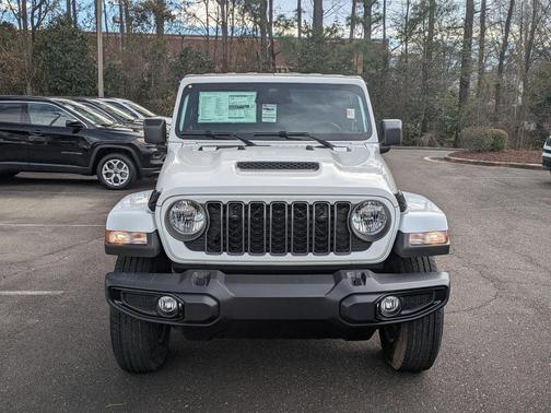 2026 Jeep Gladiator Sport