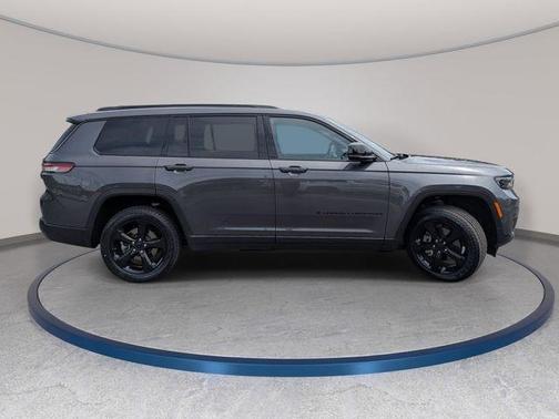 Metallic 2023 Jeep Grand Cherokee L Laredo