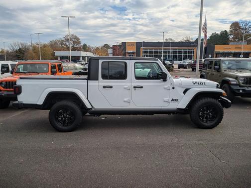 2021 Jeep Gladiator Sport