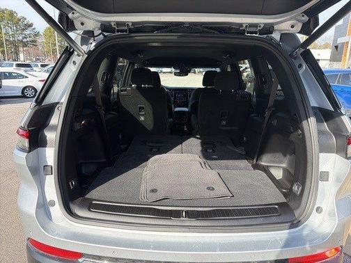 2024 Jeep Grand Cherokee L Laredo