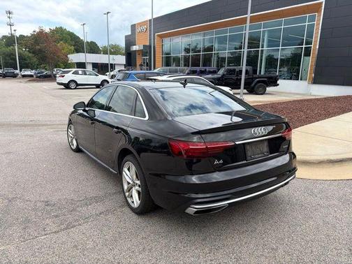 Mythos Black Metallic 2020 Audi A4 45 Premium