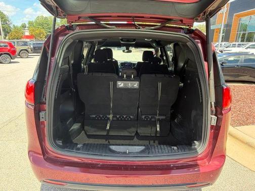 Velvet Red Pearlcoat 2020 Chrysler Pacifica Touring