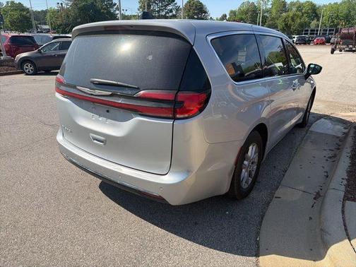2024 Chrysler Pacifica Touring-L