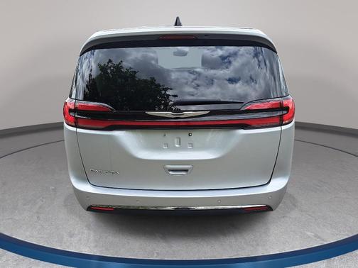 Silver Mist Clearcoat 2024 Chrysler Pacifica Touring-L