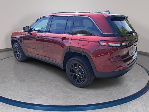 Velvet Red Pearlcoat 2026 Jeep Grand Cherokee Laredo