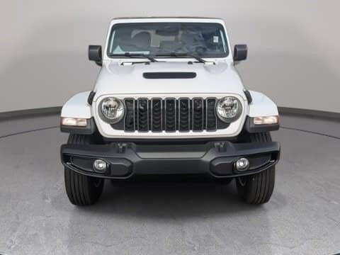 Bright White 2026 Jeep Gladiator Sport