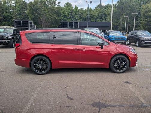 2025 Chrysler Pacifica Limited