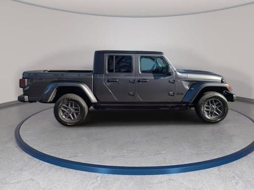 Granite Crystal 2026 Jeep Gladiator Sport