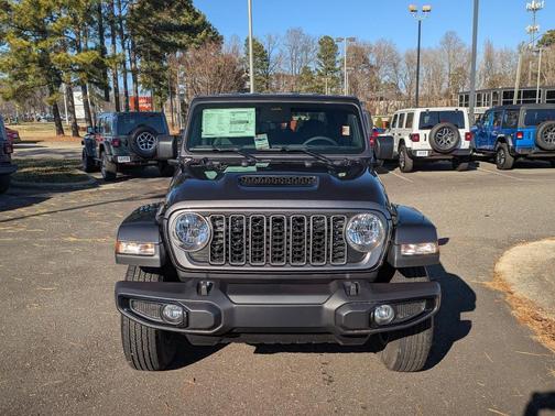 2026 Jeep Gladiator Sport