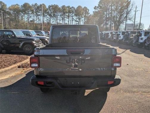 2026 Jeep Gladiator Sport