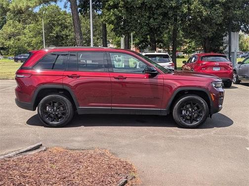 2024 Jeep Grand Cherokee Laredo