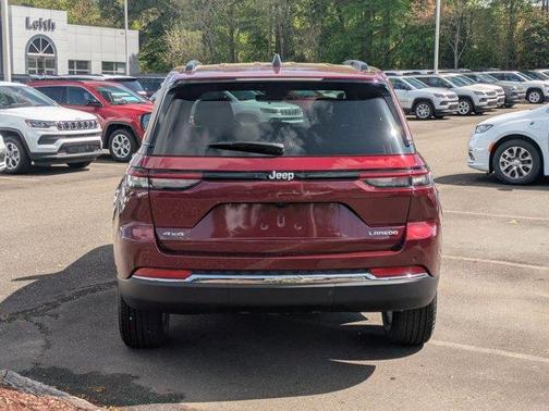 2025 Jeep Grand Cherokee Laredo