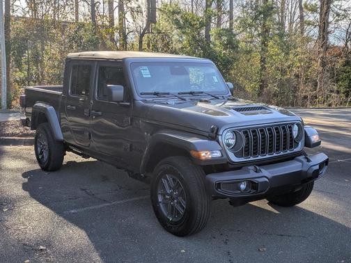 2026 Jeep Gladiator Sport