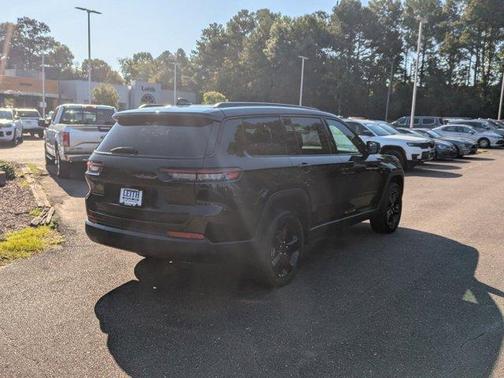 2025 Jeep Grand Cherokee L Laredo