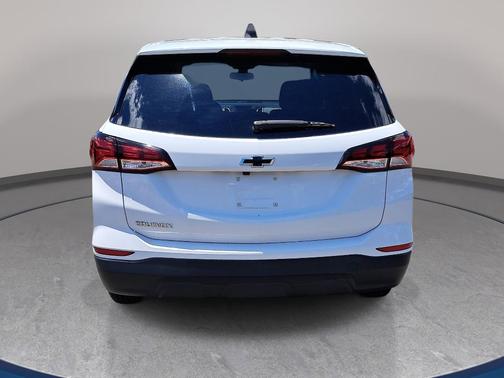 Summit White 2022 Chevrolet Equinox LS