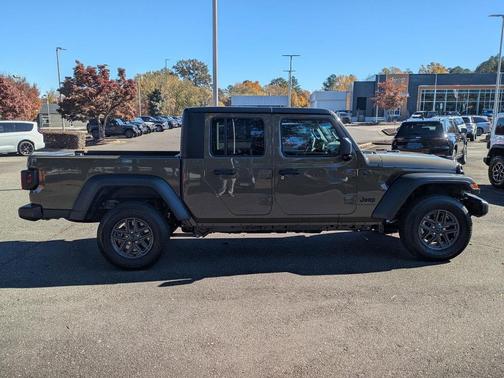 2025 Jeep Gladiator Sport