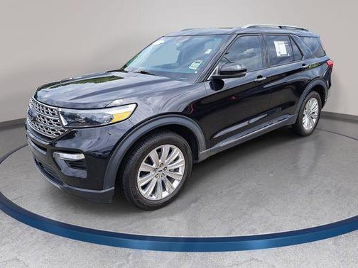 Black Metallic 2022 Ford Explorer Limited