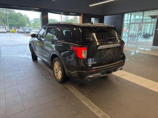 Black Metallic 2022 Ford Explorer Limited