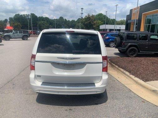 2012 Chrysler Town & Country Touring