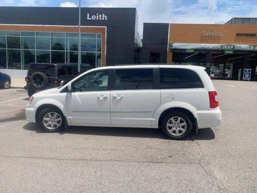 2012 Chrysler Town & Country Touring