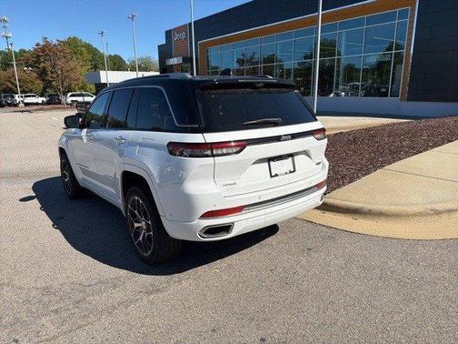 2024 Jeep Grand Cherokee Summit