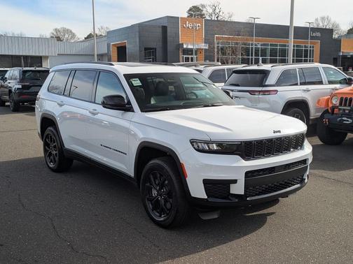 2025 Jeep Grand Cherokee L Laredo