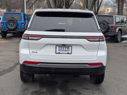 2026 Jeep Grand Cherokee Altitude 4x4