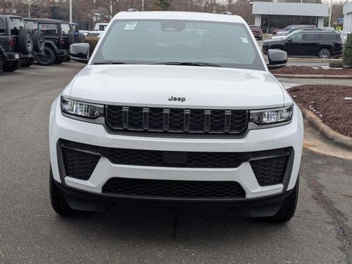 2026 Jeep Grand Cherokee Altitude 4x4