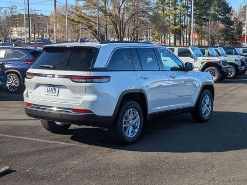 2025 Jeep Grand Cherokee Laredo