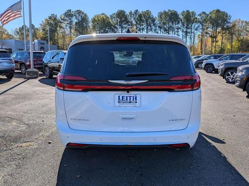 2026 Chrysler Pacifica Limited