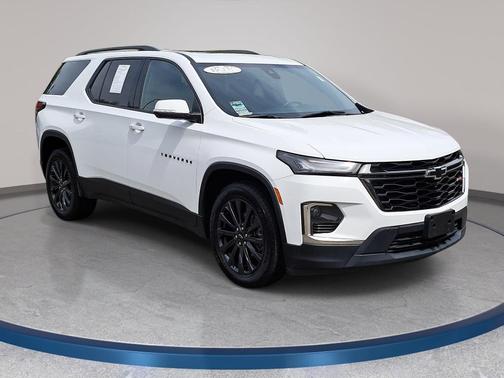 Summit White 2023 Chevrolet Traverse RS