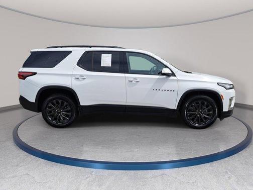 Summit White 2023 Chevrolet Traverse RS