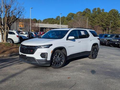 Summit White 2023 Chevrolet Traverse RS