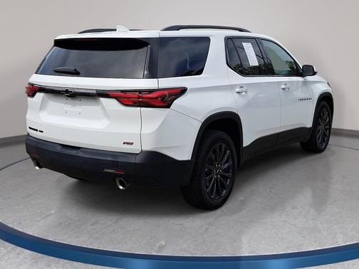 Summit White 2023 Chevrolet Traverse RS