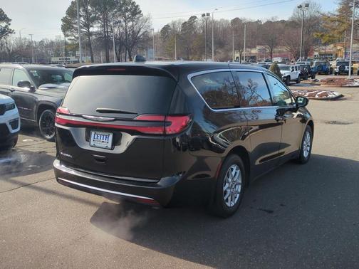 2024 Chrysler Pacifica Touring-L